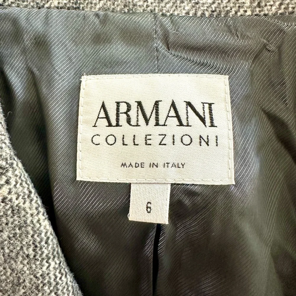 Giorgio Armani Women's Collezioni Checkered Plaid Gray Blazer - Picture 8 of 10